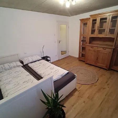 Eifel-ferienhaus, Haus Achtzehn77 Apartamento *