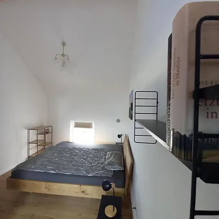 Eifel-ferienhaus, Haus Achtzehn77 *